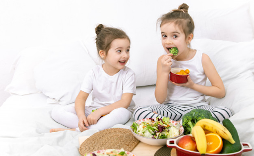 Kids eating healthy breakfast 