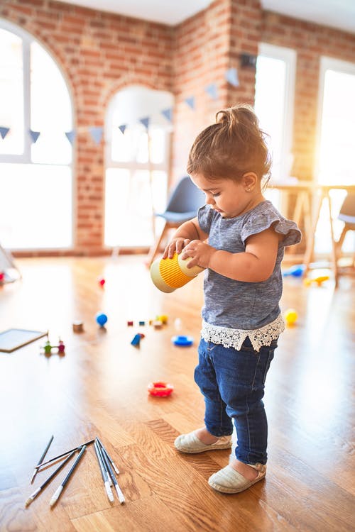 Montessori Method, how it differs from Cuemath: child choosing activity